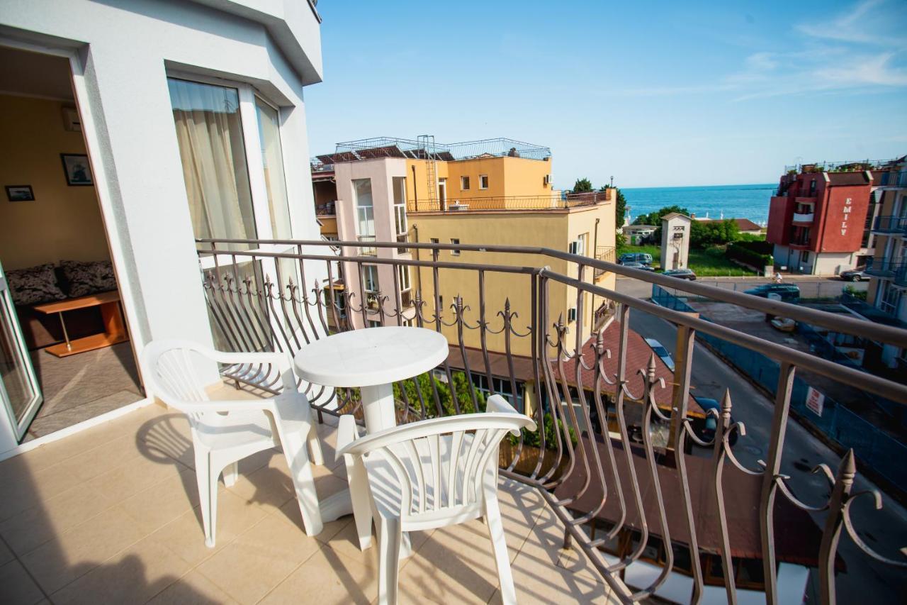 Hotel Dolphin Ravda Exterior photo